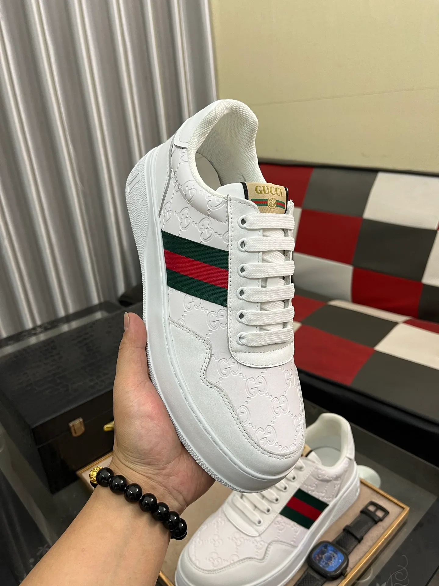 Men's shoes💰420⌚️⌚️[GUCCI] Gucci men's casual shoes are absolutely popular🔥The ultimate matching item for trendy men! The charm of super texture is unstoppable. This is the main recommendation. The upper is made of high-quality cowhide, with pig lining feet and wear-resistant rubber sole. It is noble and elegant! Extremely comfortable🎁🎁You can be as handsome as you want💪 Size 38-44! 2️⃣colors available